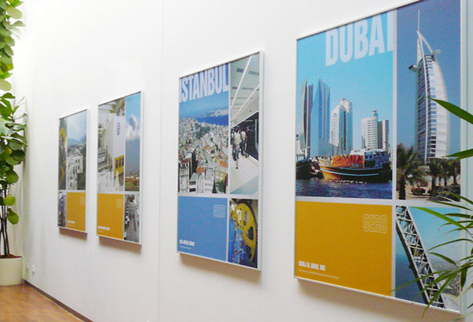 Vier Motive an der Wand