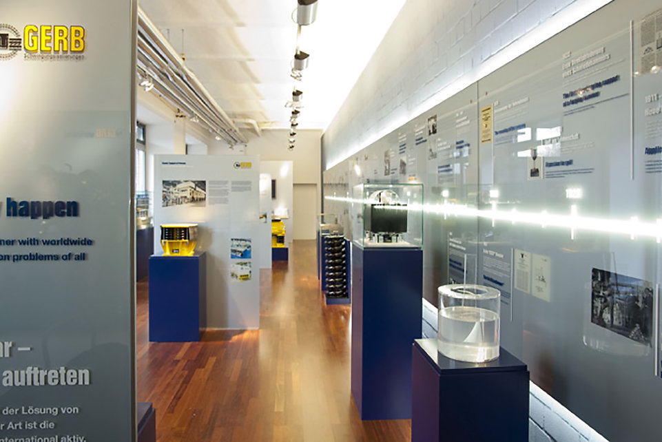 Time line – Siebdruck auf Glas, hinterleuchtet